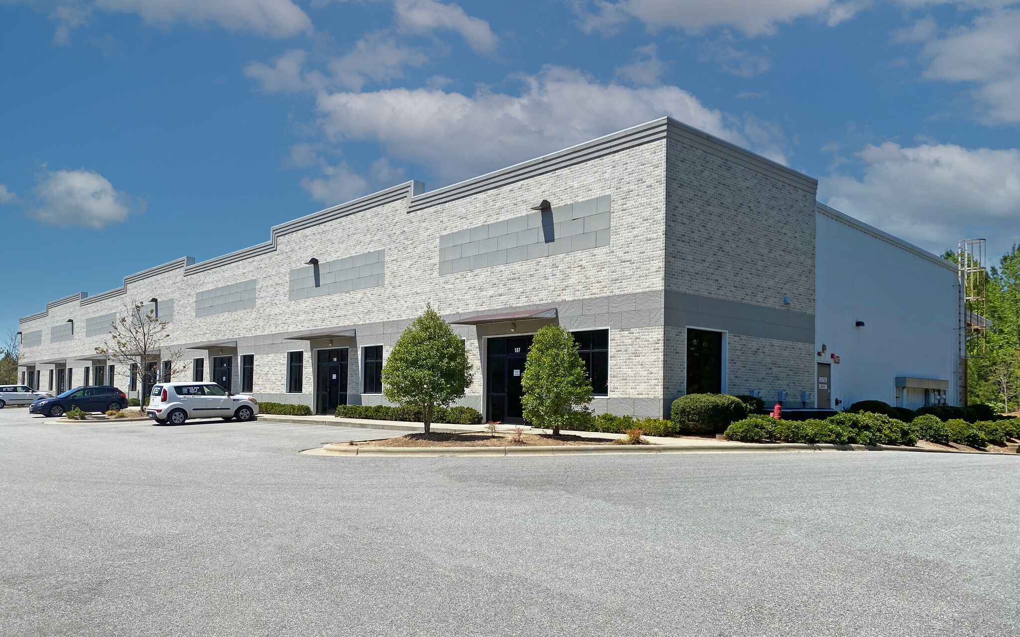 171 Tradition Trl, Holly Springs, NC for lease Primary Photo- Image 1 of 5