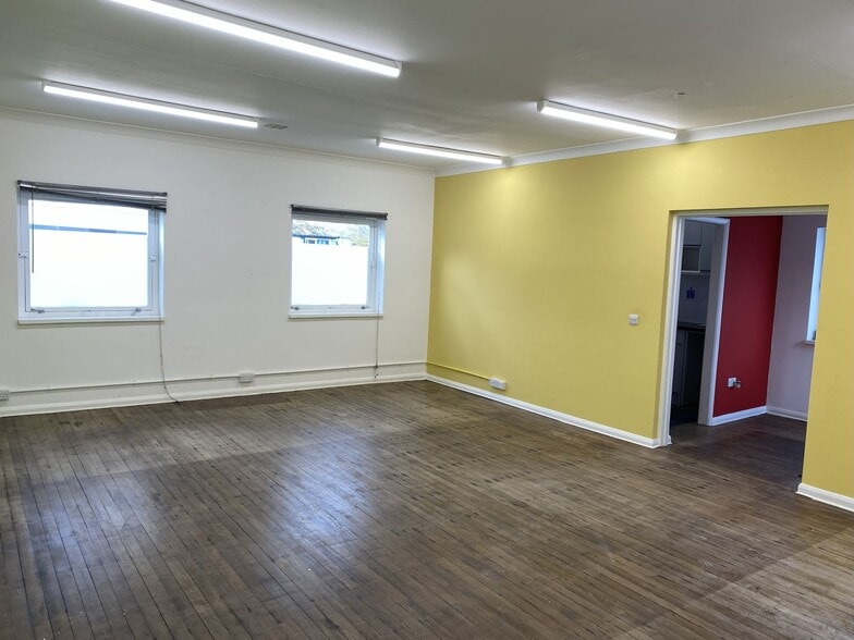 Tideway House, 1 Tideway House, Park Ln, Richmond for lease - Interior Photo - Image 2 of 5