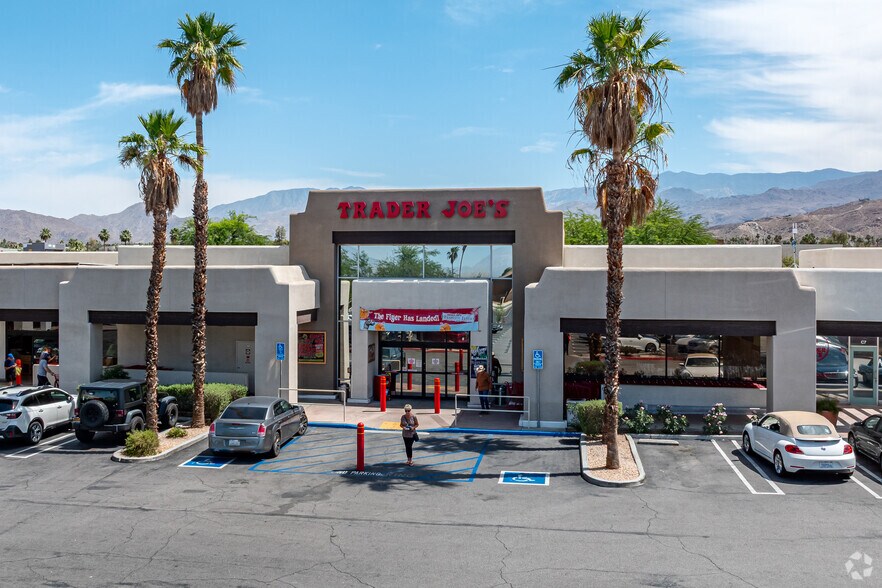 44250 Town Center Way, Palm Desert, CA à vendre - Photo du bâtiment - Image 2 de 7