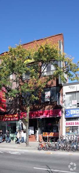357 Spadina Ave, Toronto, ON for lease - Building Photo - Image 2 of 2
