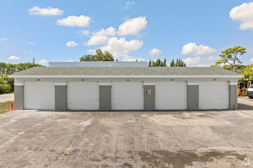 5000 Lake Worth Rd, Lake Worth, FL à louer - Photo du bâtiment - Image 2 de 11