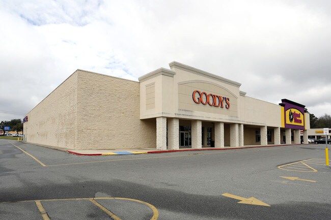 Plus de détails pour 105-149 W Hendry St, Hinesville, GA - Bureau/Médical à louer