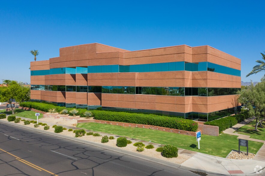 4130 E Van Buren St, Phoenix, AZ à louer - Photo du bâtiment - Image 1 de 15