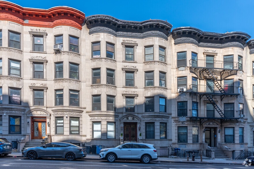 1518 Bedford Ave, Brooklyn, NY for sale - Primary Photo - Image 1 of 4