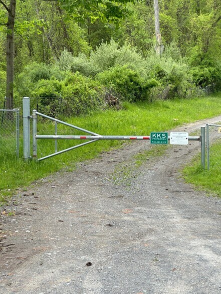 457 NY-85, Slingerlands, NY à louer - Photo du bâtiment - Image 3 de 3