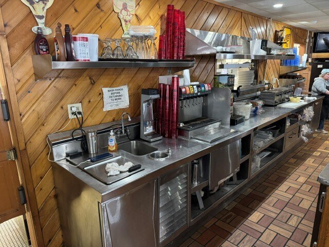 244 N Pioneer Park Rd, Westfield, WI à louer - Photo intérieure - Image 3 de 24