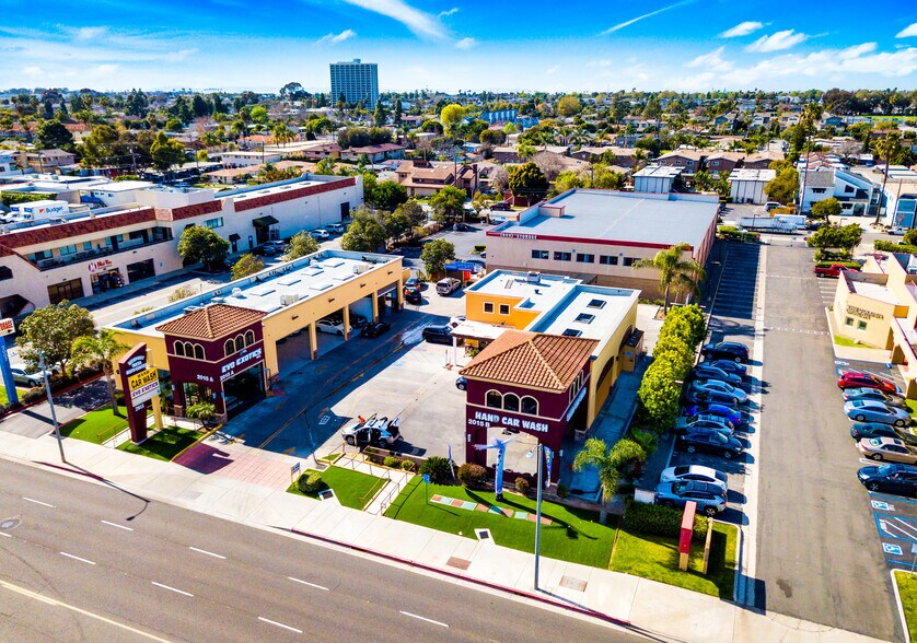 2015 Harbor Blvd, Costa Mesa, CA à vendre - Photo du bâtiment - Image 2 de 28