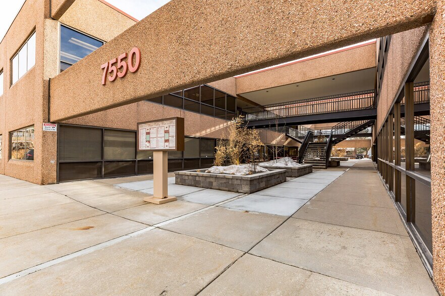 7550 W Yale Ave, Lakewood, CO à louer - Photo du bâtiment - Image 3 de 17
