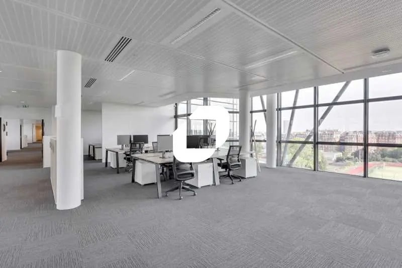Office in Montrouge for lease - Building Photo - Image 2 of 8