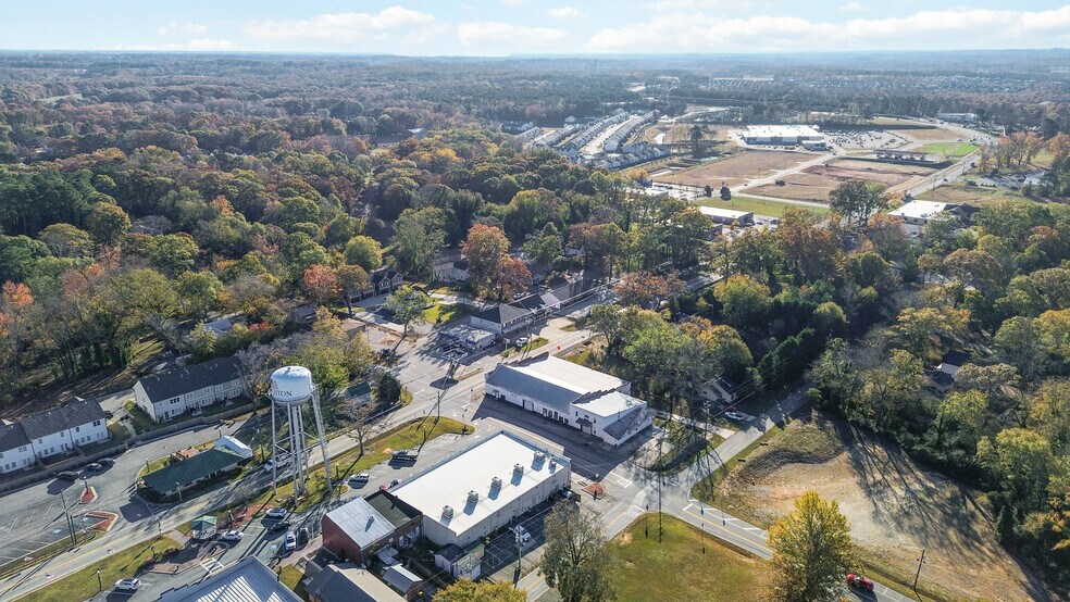 21 W Broad St, Hoschton, GA à vendre - Photo du bâtiment - Image 3 de 11