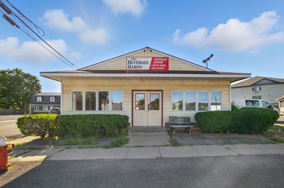 136 Lake St, Penn Yan, NY for lease Primary Photo- Image 1 of 16