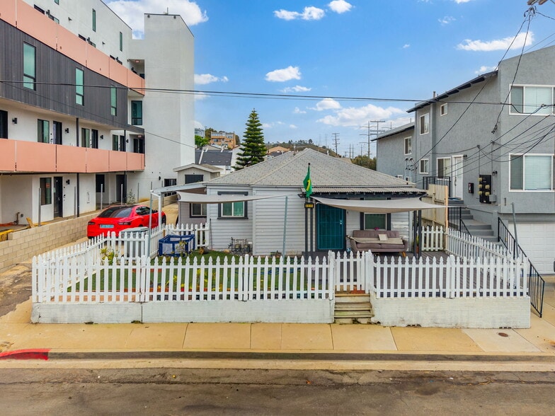 1111 Colusa St, San Diego, CA à vendre - Photo du bâtiment - Image 3 de 7