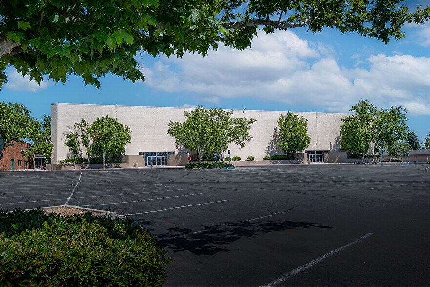 6041-6199 Sunrise Blvd, Citrus Heights, CA à louer - Photo du bâtiment - Image 3 de 21