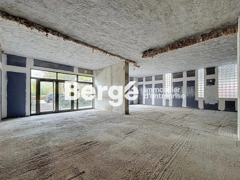 Retail in Nice for lease - Building Photo - Image 2 of 17