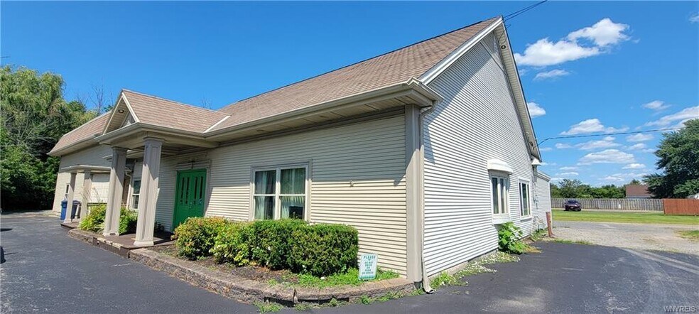 6945 Lincoln Ave, Lockport, NY à louer - Photo du bâtiment - Image 2 de 17