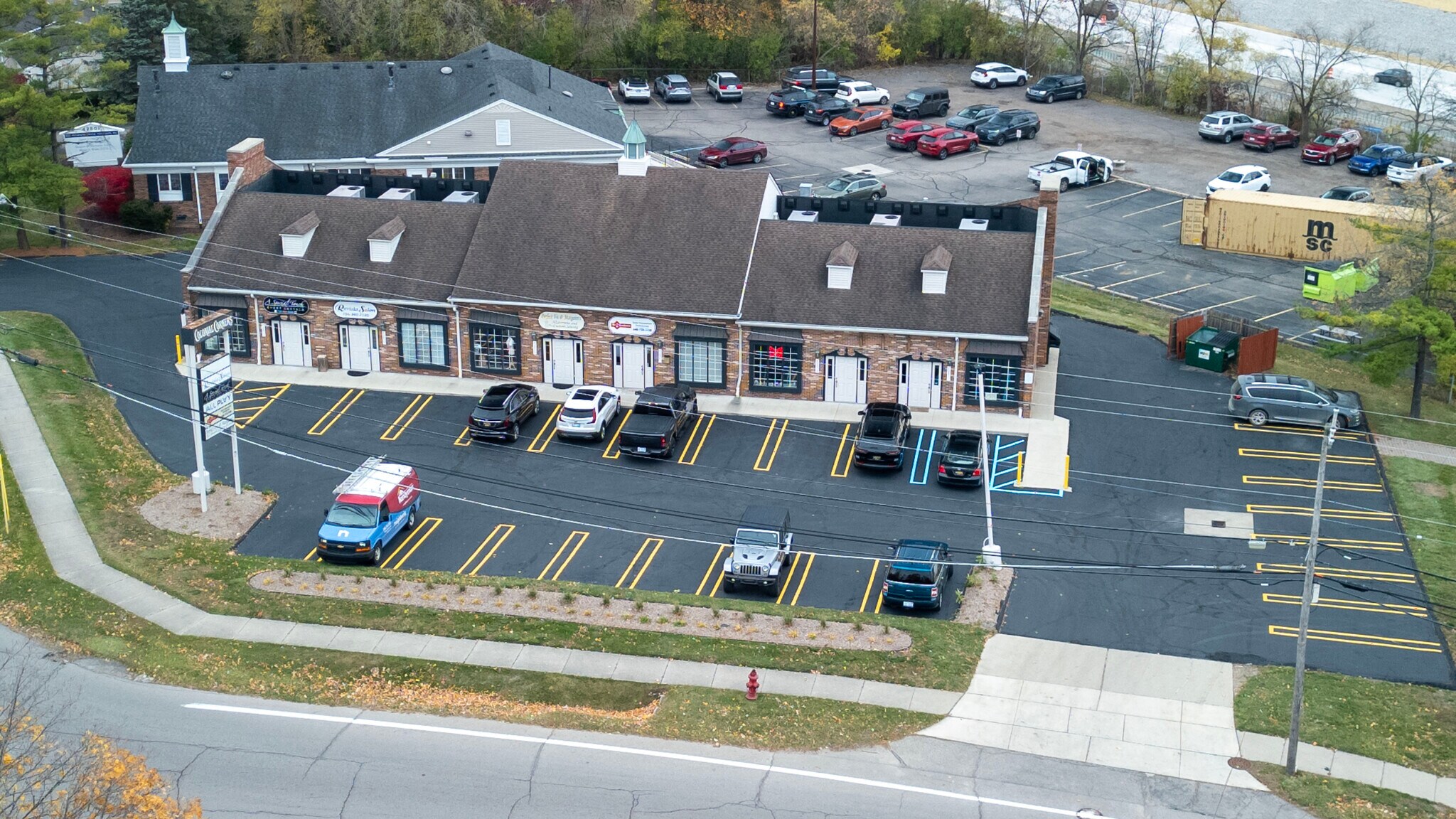 42815-42865 5 Mile Rd, Plymouth, MI à vendre Photo du bâtiment- Image 1 de 47