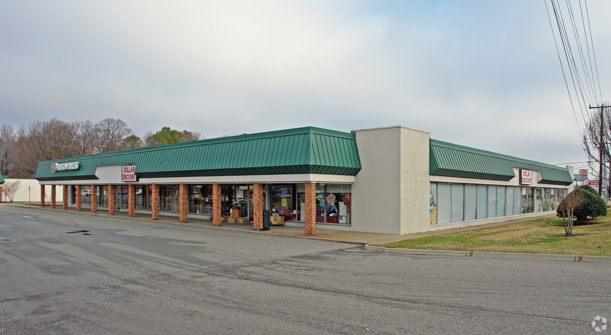 4004-4006 W Mercury Blvd, Hampton, VA for lease Primary Photo- Image 1 of 7