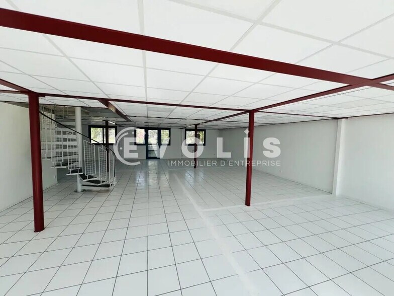 114-120 Avenue D'Alfortville, Choisy-le-Roi for lease - Interior Photo - Image 2 of 18