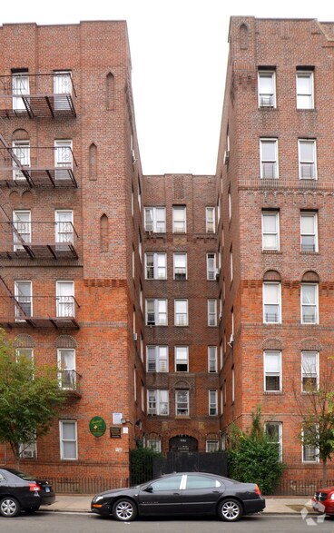 1117 Manor Ave, Bronx, NY à vendre - Photo du bâtiment - Image 2 de 2