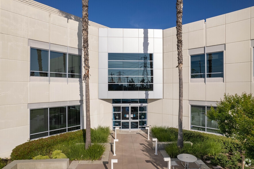 15825 Laguna Canyon Rd, Irvine, CA for lease - Building Photo - Image 2 of 9