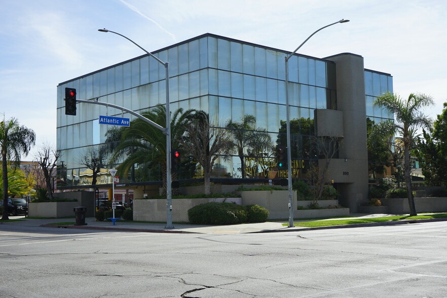 980 Atlantic Ave, Long Beach, CA à vendre - Photo du bâtiment - Image 3 de 45