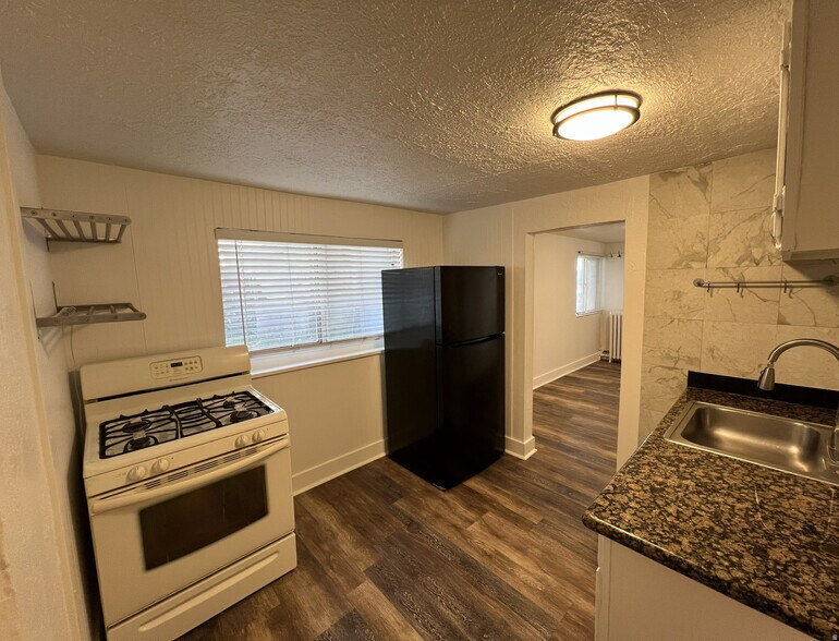 457 S 500 E, Provo, UT à vendre - Photo du bâtiment - Image 3 de 21