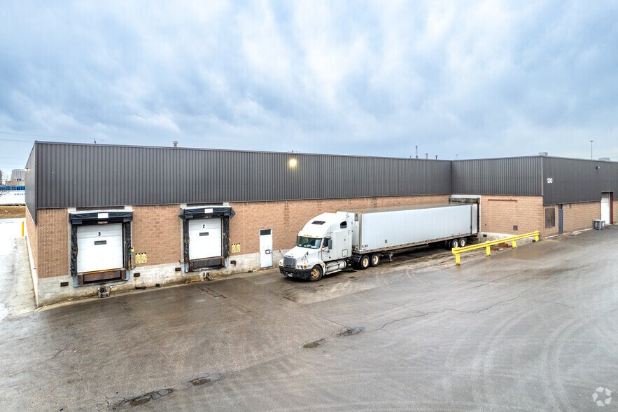 130 Claireville Dr, Toronto, ON for lease - Building Photo - Image 2 of 5