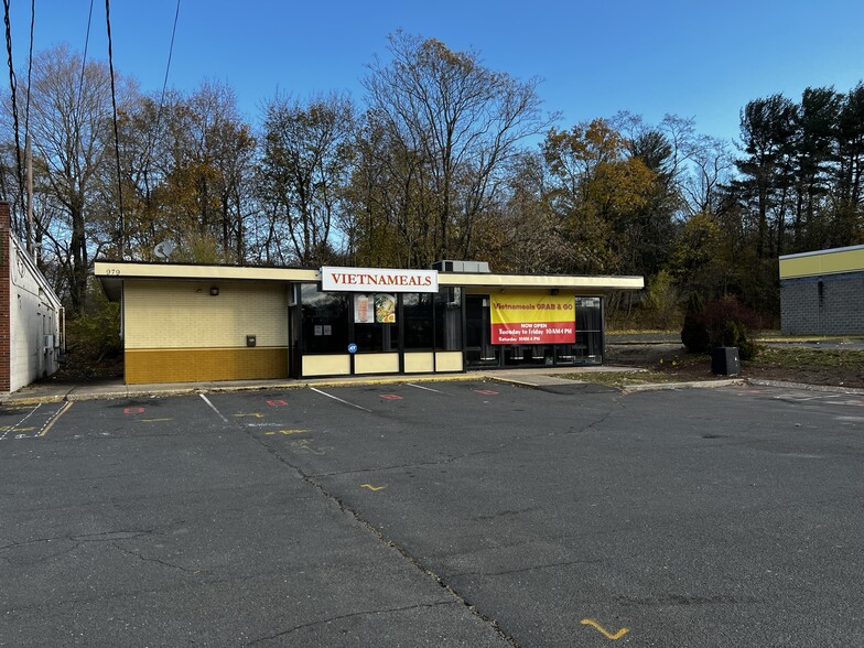 979 W Main St, New Britain, CT for sale - Building Photo - Image 1 of 1