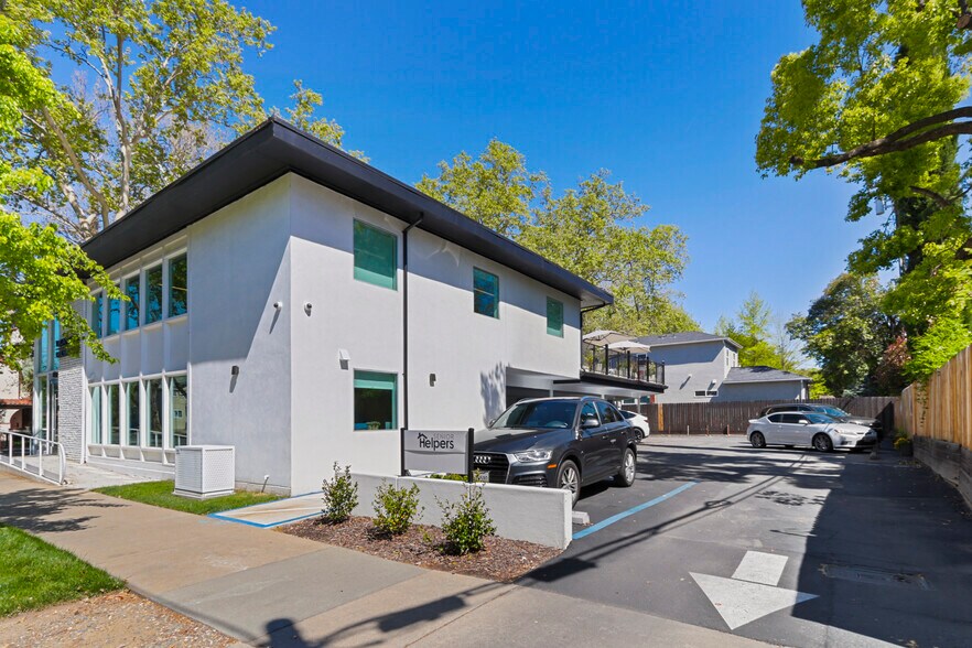 4101 J St, Sacramento, CA à louer - Photo du bâtiment - Image 2 de 13