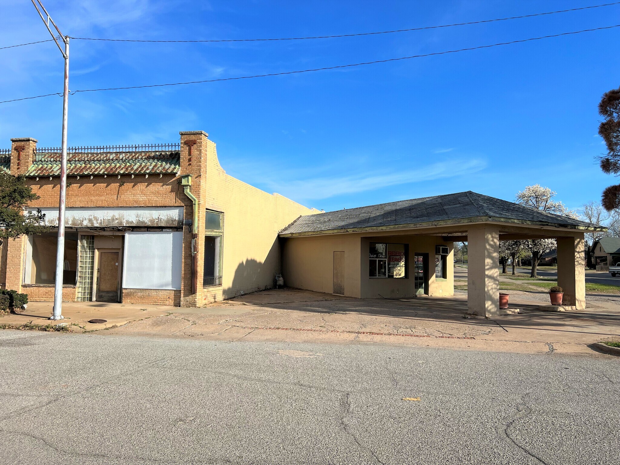 123 E Grand Ave, Frederick, OK for sale Building Photo- Image 1 of 15