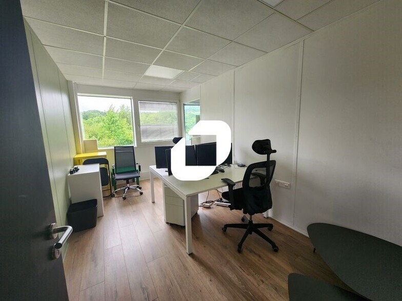 Bureau dans Bièvres à louer - Photo intérieure - Image 1 de 5