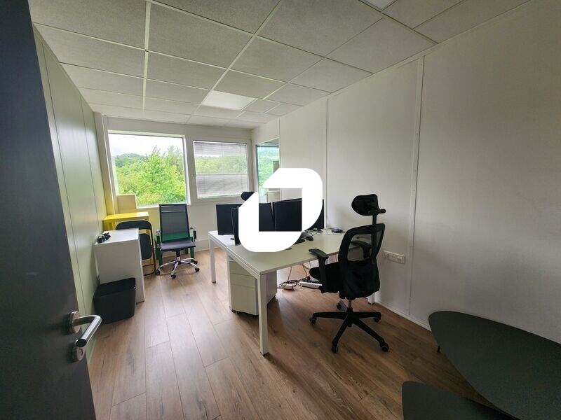 Bureau dans Bièvres à louer Photo intérieure- Image 1 de 6