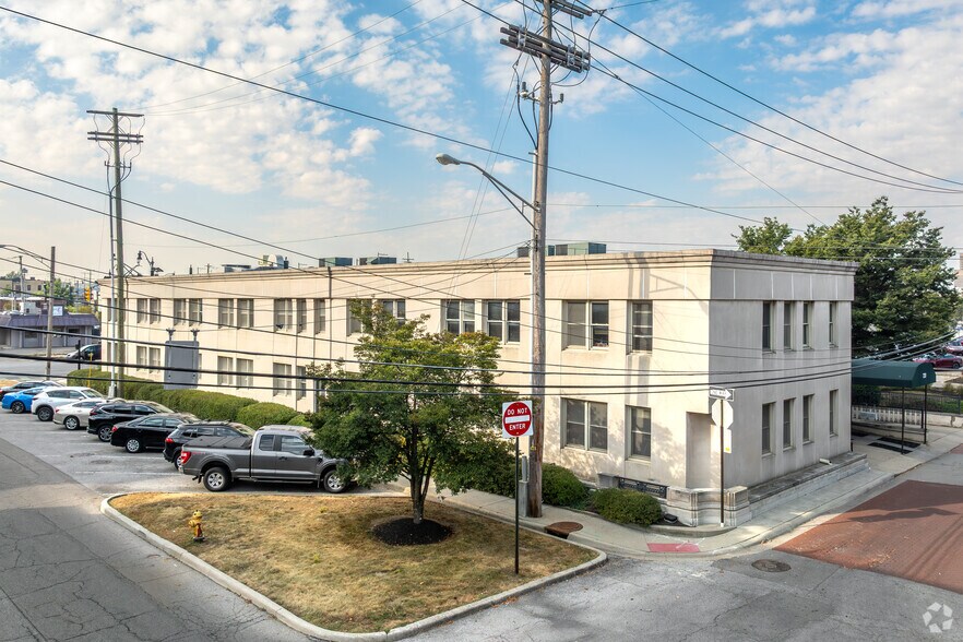 720 E Broad St, Columbus, OH à louer - Photo du bâtiment - Image 3 de 17