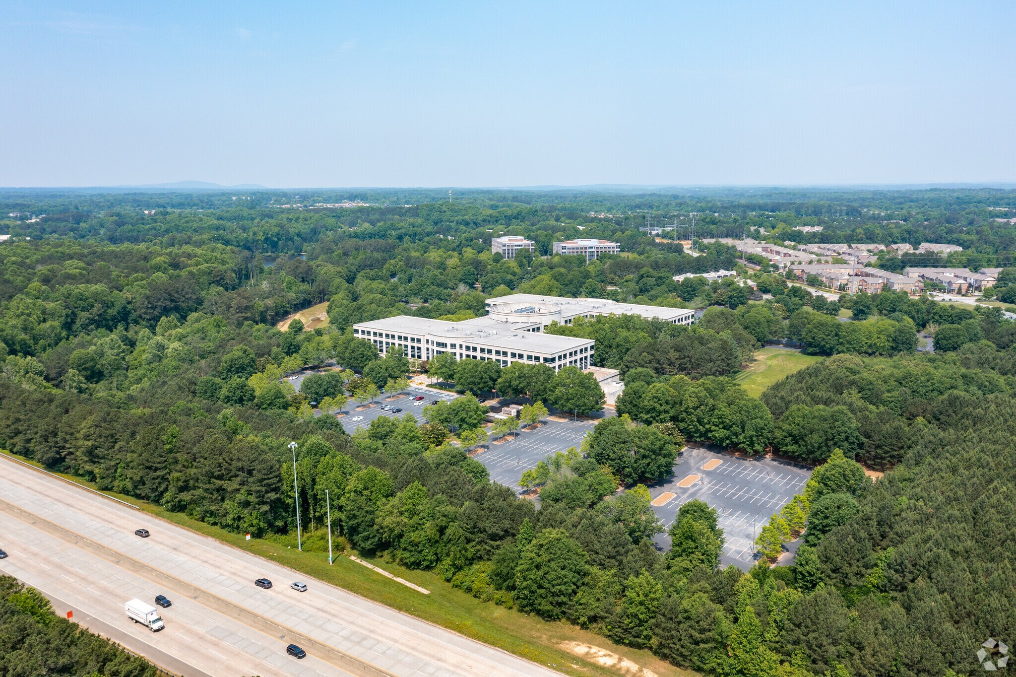 13560 Morris Rd, Alpharetta, GA à louer Aérien- Image 1 de 16