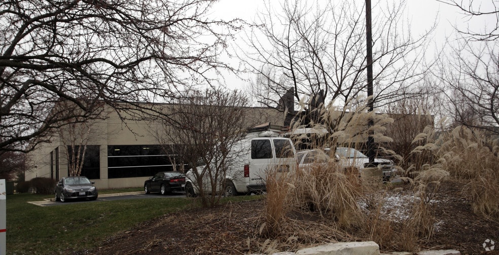 510 Exchange Ct, Aurora, IL for lease - Building Photo - Image 2 of 4