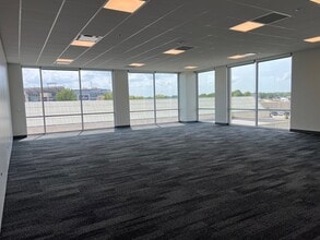 1960 Kimball Ave, Manhattan, KS for lease Interior Photo- Image 2 of 5