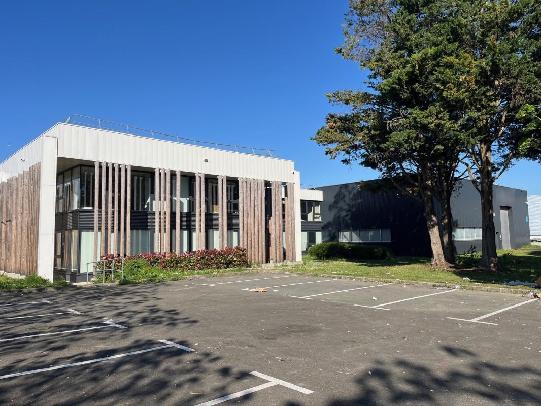 17 Rue Des Oziers, SAINT-OUEN-L'AUMONE for lease Building Photo- Image 1 of 20