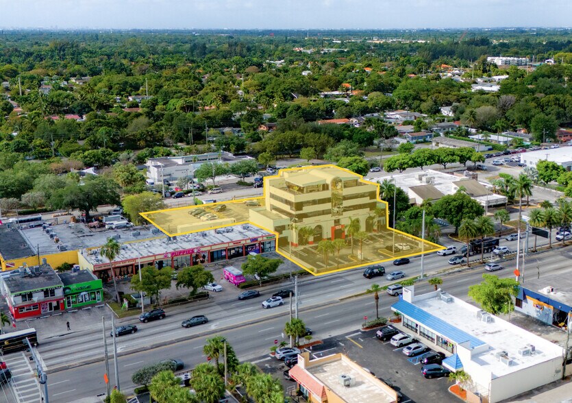 152 Ne 167th St, Miami, FL à vendre - Photo du bâtiment - Image 3 de 34