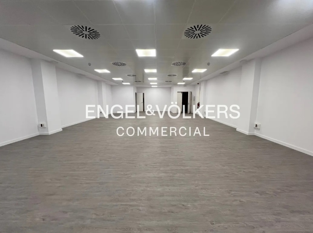 Office in Esplugues de Llobregat, Barcelona for lease Interior Photo- Image 1 of 16