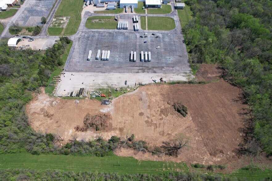 981 Industrial Park Rd, Columbia, TN for lease - Building Photo - Image 2 of 5
