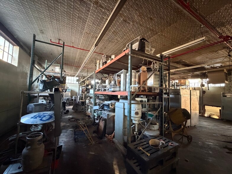 54-19 Flushing Ave, Maspeth, NY for sale - Interior Photo - Image 3 of 8