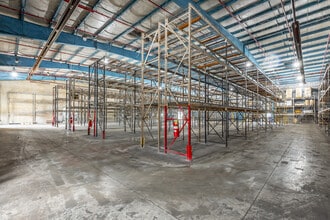 2800 Riverport Rd, Chattanooga, TN for lease Building Photo- Image 2 of 3