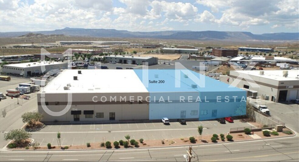 1076 E Commerce St, St George, UT à louer - Photo du bâtiment - Image 2 de 7