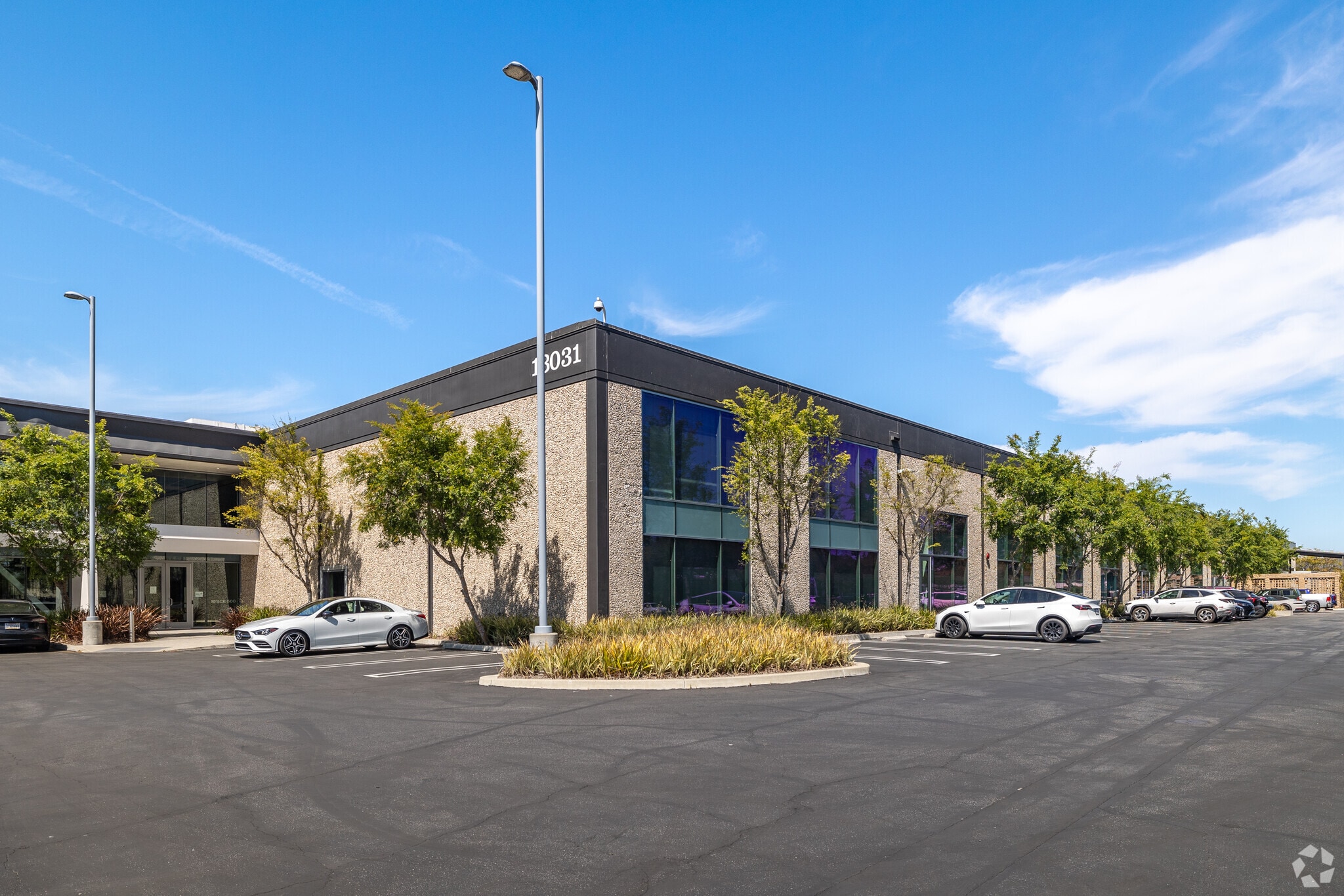 13031 W Jefferson Blvd, Los Angeles, CA for lease Primary Photo- Image 1 of 24