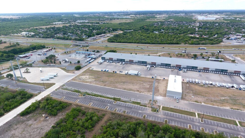 9342 SE Loop 410, San Antonio, TX à vendre - Photo du bâtiment - Image 3 de 4