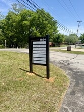 1854 Memorial Dr, Clarksville, TN for lease Building Photo- Image 2 of 16