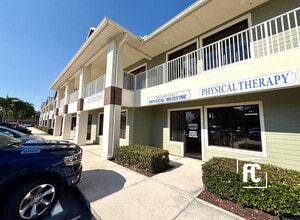 433-481 NW Prima Vista Blvd, Port Saint Lucie, FL à louer Photo du bâtiment- Image 1 de 9