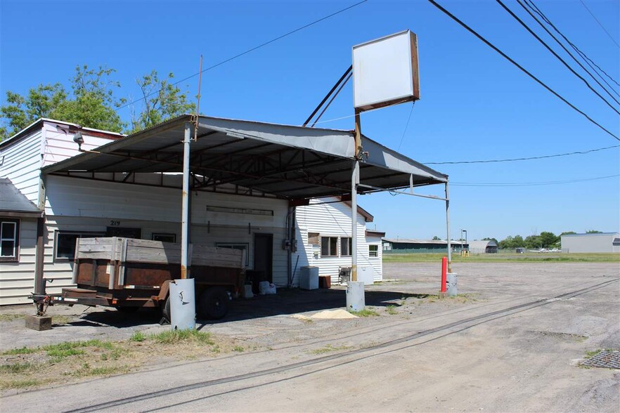 219 State Highway 11B, Potsdam, NY à vendre - Photo principale - Image 1 de 1