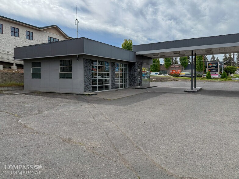 1080 SE 3rd St, Bend, OR à louer - Photo du bâtiment - Image 2 de 7