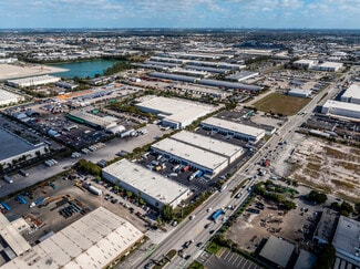 Plus de détails pour 8405-8435 NW 74th St, Medley, FL - Coworking à louer